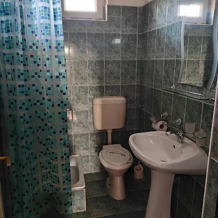 Cris Hotel