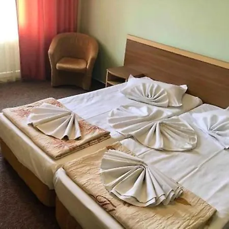 Cris Hotel